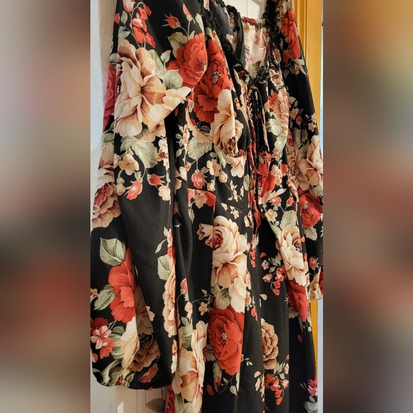 2/$20 Sweetheart Midi Women's Dress - Picture 13 of 14